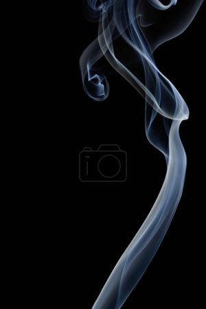 Foto de Humo de luz abstracto sobre fondo negro - Imagen libre de derechos