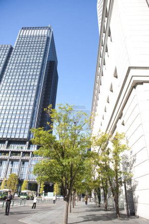 Téléchargez les photos : Quartier des affaires et des bureaux à Tokyo, Japon - en image libre de droit