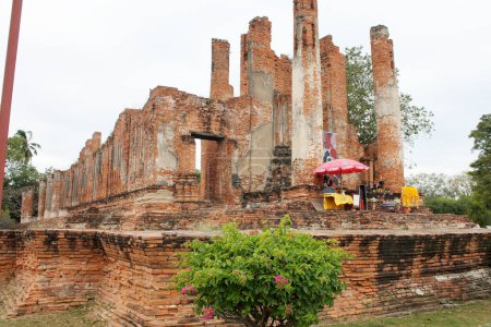 Verlassene und zerstörte Backsteintempel, Wat Maha That, Provinz Ayutthaya, Thailand.
