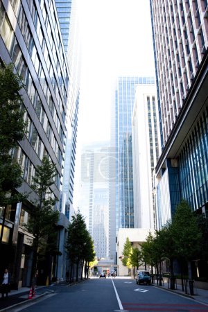 Foto de Edificios de oficinas y distritos comerciales en Tokio, Japón - Imagen libre de derechos