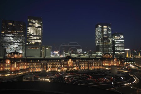 Foto de Tokyo Station Marunouchi Building en Tokio, Japón - Imagen libre de derechos