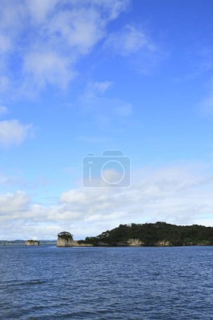 hermoso paisaje de mar y costa rocosa. Islas Matsushima en la prefectura de Miyagi, Japón