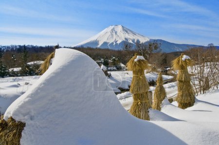 Téléchargez les photos : Belle montagne Fuji au Japon en hiver - en image libre de droit