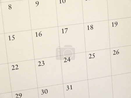 Téléchargez les photos : Calendar page with dates close up view - en image libre de droit