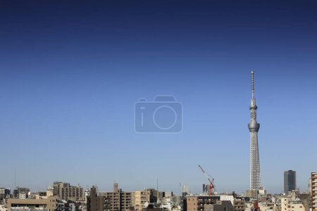 Tokyo Sky Baum auf blauem Himmel Hintergrund