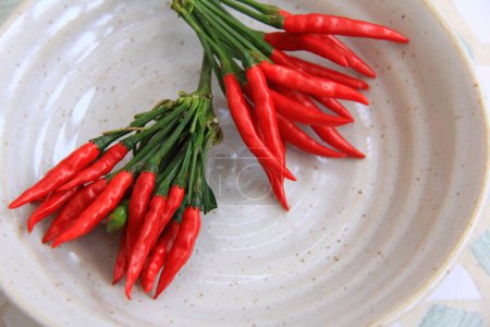 Foto de Vista de cerca de los pimientos rojos picantes en la cocina - Imagen libre de derechos
