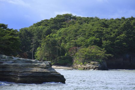 hermoso paisaje de mar y costa rocosa. Islas Matsushima en la prefectura de Miyagi, Japón