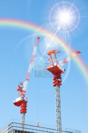 Téléchargez les photos : Arc-en-ciel et soleil dans le ciel bleu - en image libre de droit