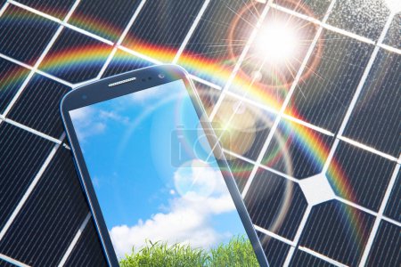 Foto de Smartphone y paneles solares - Imagen libre de derechos