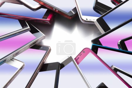 Téléchargez les photos : Téléphones mobiles modernes sur fond blanc - en image libre de droit