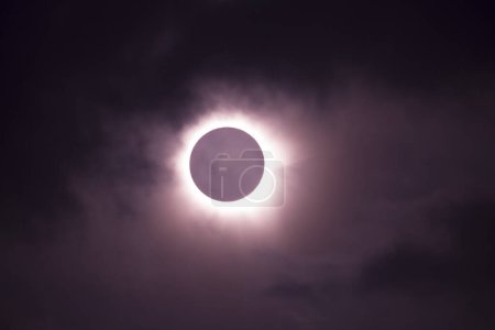Foto de Vista del eclipse solar en el cielo, fenómeno natural - Imagen libre de derechos