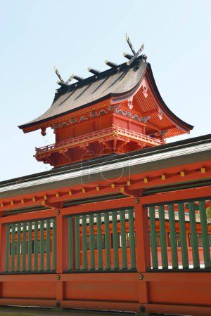 Foto de Plano escénico de hermoso santuario japonés antiguo en el día soleado - Imagen libre de derechos