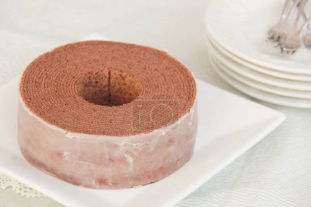 Foto de Pastel de chocolate dulce y delicioso en el plato - Imagen libre de derechos