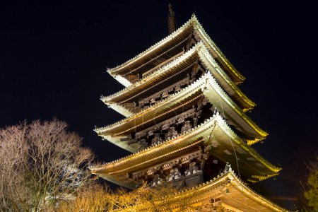 Foto de Imagen escénica de un santuario histórico japonés - Imagen libre de derechos