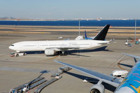 Foto de Osaka, Japón - diciembre 1 9, 2 0 1 9: el avión en Japón. - Imagen libre de derechos