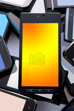 Foto de Vista de primer plano de los dispositivos digitales modernos sobre fondo blanco - Imagen libre de derechos