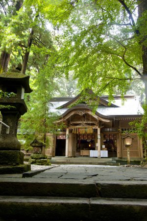 Foto de Santuario Takachiho (Takachiho Jinja), un santuario sintoísta dedicado a Takachihosumegami y Jisshyadaimyoujin, Takachiho-cho, distrito de Nishiusuki, prefectura de Miyazaki, región de Kyushu, Japón - Imagen libre de derechos