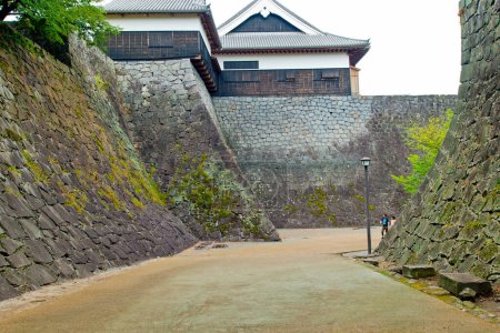 Téléchargez les photos : Château de Kumamoto dans la ville de Kumamoto, l'un des châteaux les plus impressionnants du Japon - en image libre de droit