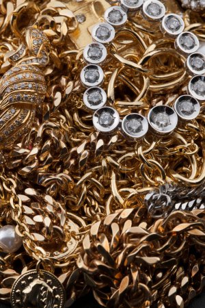 Foto de Joyería, objetos de metal precioso, vista de cerca - Imagen libre de derechos