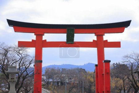 Téléchargez les photos : Torii, une porte traditionnelle japonaise - en image libre de droit