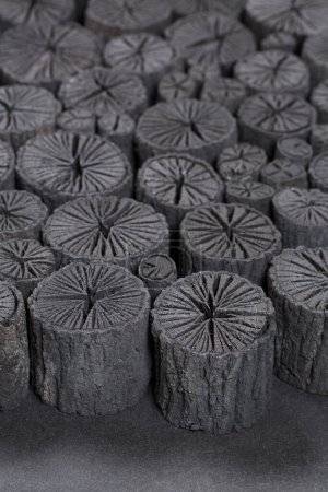 negro Carbón de leña natural sobre fondo, de cerca