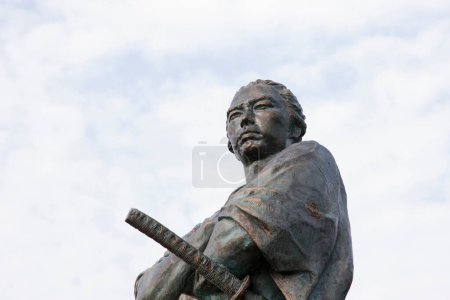 Téléchargez les photos : Monument en bronze Sakamoto Ryoma à Nagasaki, Japon - en image libre de droit