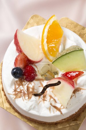 Photo for Close up view of sweet food, delicious cake with fresh fruits - Royalty Free Image