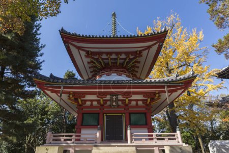 Foto de Pintoresca vista de un antiguo santuario japonés - Imagen libre de derechos