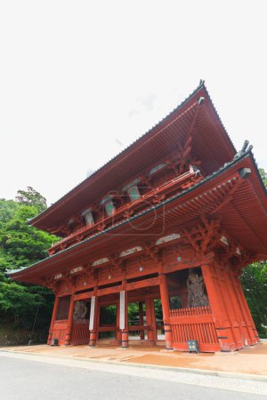 Téléchargez les photos : Porte de Daimon, ancienne entrée de Koyasan à Wakayama - en image libre de droit