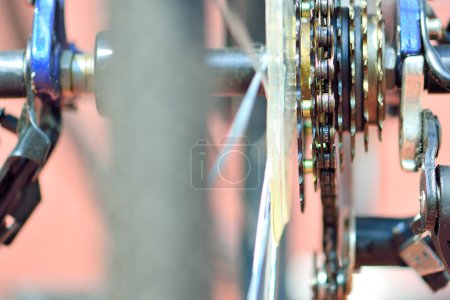 Foto de Primer plano de la bicicleta, sección recortada, fondo deportivo - Imagen libre de derechos
