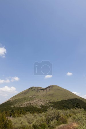 Téléchargez les photos : Volcan Aso, Mont Aso situé dans le parc national Aso Kuju dans la préfecture de Kumamoto, sur l'île de Kyushu - en image libre de droit