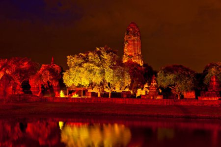 Photo for Wat Phra Si Sanphet temple is one of the famous temple in Ayutthaya, Thailand. Temple in Ayutthaya Historical Park, Ayutthaya, Thailand. UNESCO world heritage. - Royalty Free Image