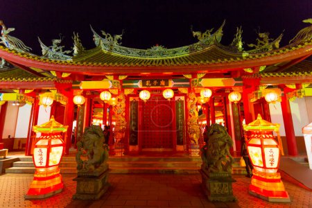 Téléchargez les photos : Vue spectaculaire d'un ancien sanctuaire japonais - en image libre de droit
