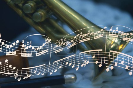 Téléchargez les photos : Notes musicales avec trompette sur fond - en image libre de droit