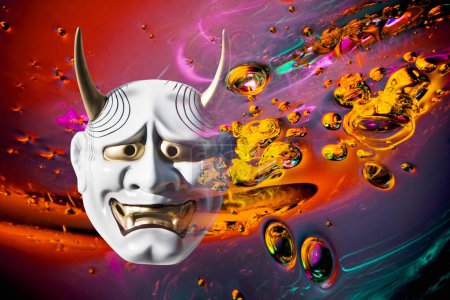 Foto de Imagen collage digital con máscara de teatro demonio tradicional japonés - Imagen libre de derechos