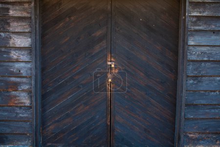 Foto de Vieja puerta de madera, fachada - Imagen libre de derechos