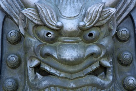 Téléchargez les photos : Gros plan de asiatique dragon tête statue - en image libre de droit