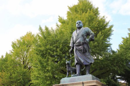 Téléchargez les photos : Saigo Takamori, le dernier samouraï, statue en bronze érigée en 1898 dans le parc public d'Ueno, Tokyo - en image libre de droit