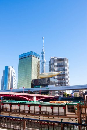 Téléchargez les photos : Tour de l'observatoire Tokyo Skytree dans la ville - en image libre de droit