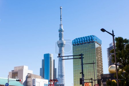 Téléchargez les photos : Tour de l'observatoire Tokyo Skytree dans la ville - en image libre de droit