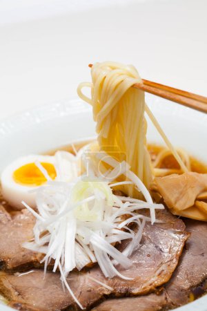 Téléchargez les photos : Nouilles ramen japonaises au porc - en image libre de droit