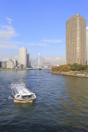 Foto de Río Sumida y puente. Tokio, Japón. - Imagen libre de derechos