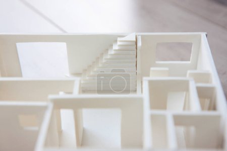 Foto de Primer plano del modelo de casa de plástico blanco - Imagen libre de derechos