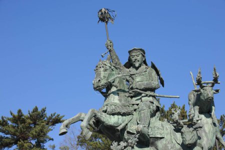 statue de hojo soun au Japon sur fond