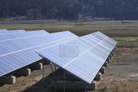 Foto de Planta de energía solar con paneles solares. - Imagen libre de derechos