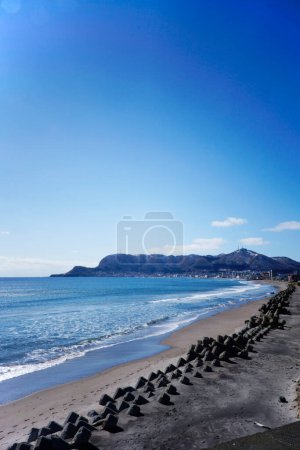 Téléchargez les photos : Belle vue sur la plage avec mer - en image libre de droit
