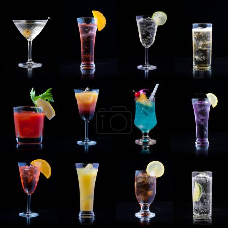 Téléchargez les photos : Ensemble de différents cocktails sur fond noir - en image libre de droit