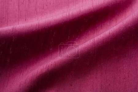 Téléchargez les photos : Fond de tissu de couleur rouge foncé, gros plan - en image libre de droit