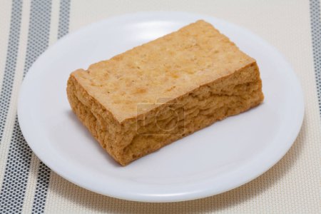 leckerer Tofu-Puff im Hintergrund, Nahaufnahme