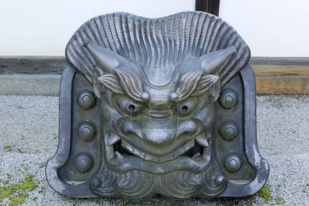Téléchargez les photos : Gros plan de asiatique dragon tête statue - en image libre de droit